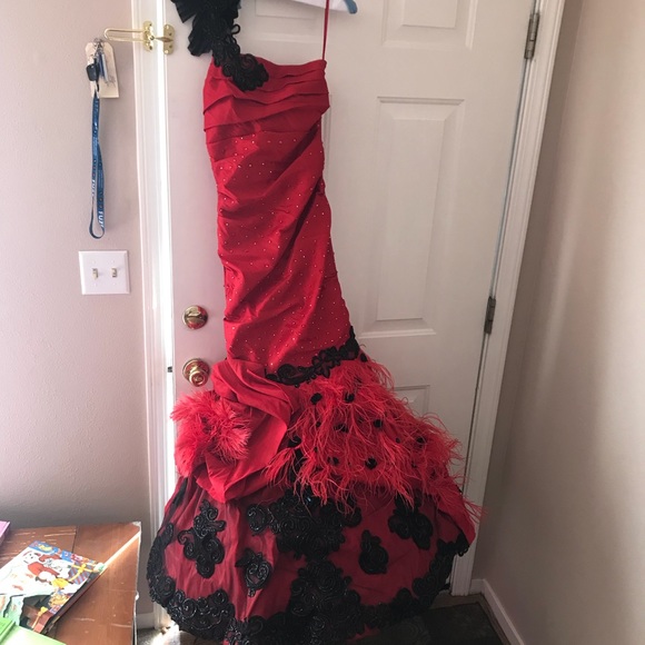 Prom dress - Picture 4 of 5
